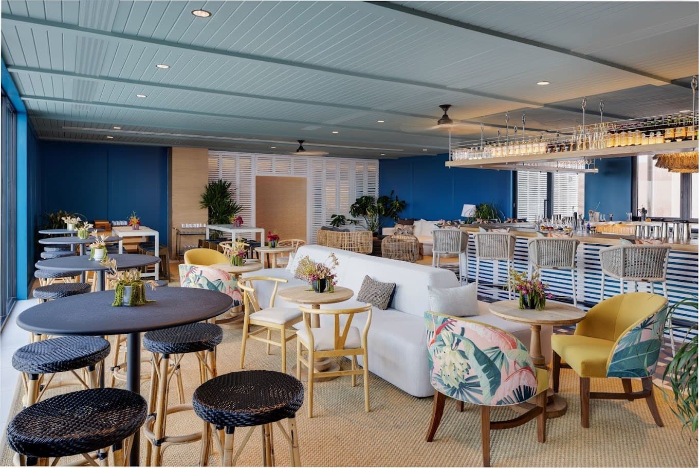 The indoor lounge bar at Retreat by TGS